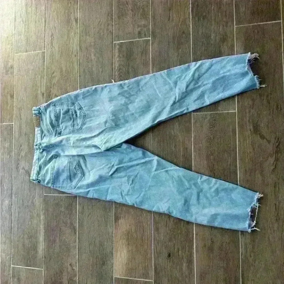 American Eagle AE Curvy Mom Jean #2292 6R Denim Frayed Distressed - Picture 2 of 9